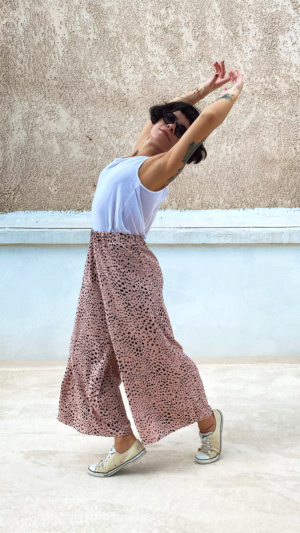 ΠΑΝΤΕΛΟΝΑ-ΡΟΖ-ΜΕ-ΜΑΥΡΕΣ-ΒΟΥΛΕΣ-02